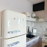 Summit 50s By Hillside Apartament