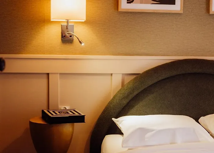 Summit 50s By Hillside Apartament